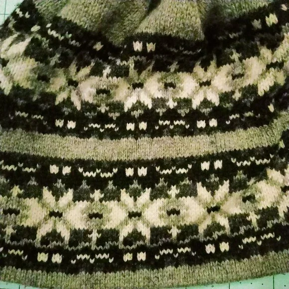 Knit Beanie Hat Eco Friendly Wool Blend Black Gray The Renewable Resource USA - Picture 5 of 7